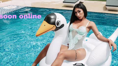Snapshot of beuty_goddes777 chatting on 01/07/25, 08:13 Nicolle Aviles online show from 01/07/25, 08:13