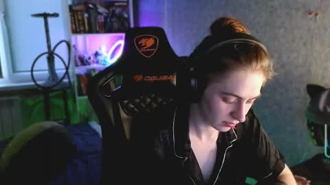 beverly_yay online show from 04/18/26, 05:17