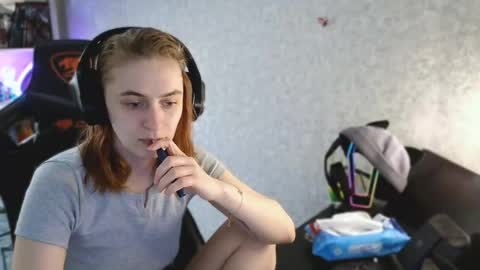 beverly_yay online show from 04/23/26, 10:14