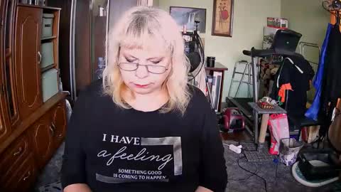 Snapshot of beverlyqcynia chatting on 09/20/25, 11:00 BeverlyQCynia online show from 09/20/25, 11:00