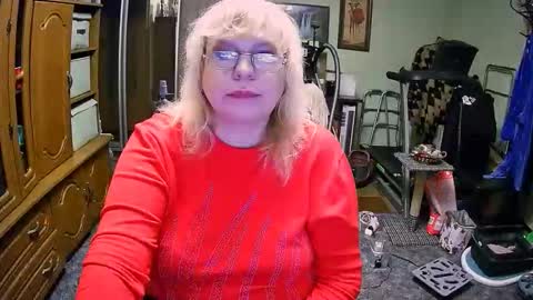 Snapshot of beverlyqcynia chatting on 10/02/25, 03:52 BeverlyQCynia online show from 10/02/25, 03:52