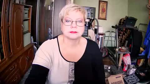 Snapshot of beverlyqcynia chatting on 10/05/25, 10:13 BeverlyQCynia online show from 10/05/25, 10:13