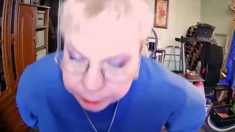 Snapshot of beverlyqcynia chatting on 10/13/25, 11:10 BeverlyQCynia online show from 10/13/25, 11:10
