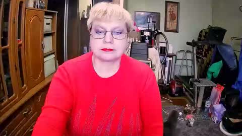 BeverlyQCynia online show from 11/06/25, 11:44