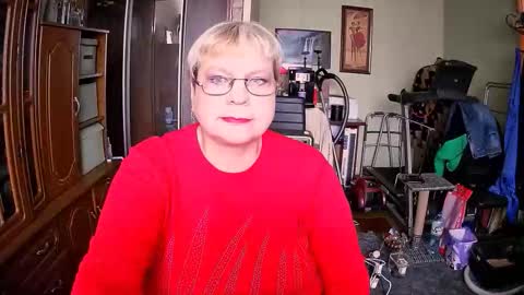 BeverlyQCynia online show from 11/07/25, 11:10