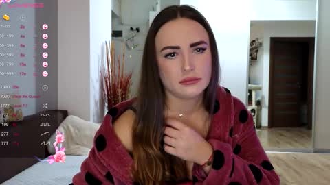   BeyonceDoll       Twitter DollBeyonce    online show from 12/05/25, 02:58