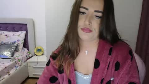   BeyonceDoll       Twitter DollBeyonce    online show from 04/24/26, 05:26