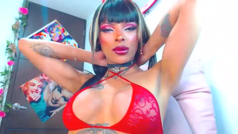 INSTA dannacampuzanno ONFNS dannacampuzano online show from 02/08/25, 07:15