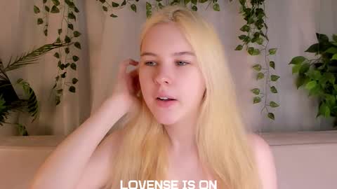 Eliz online show from 11/11/25, 01:38