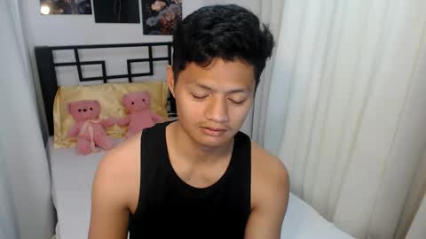 bhillrhey121103 online show from 04/22/26, 03:31