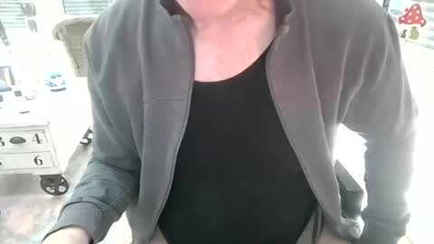 Snapshot of bi_and_more chatting on 01/30/25, 11:44 Manfred online show from 01/30/25, 11:44