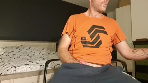 My name is David and if you like public exhibitions you wont be disappointed with me LoL - My favorite vibes is 44  online show from 12/22/24, 09:53