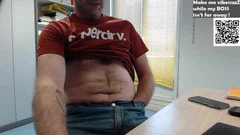 My name is David and if you like public exhibitions you wont be disappointed with me LoL - My favorite vibes is 44  online show from 01/21/25, 12:18