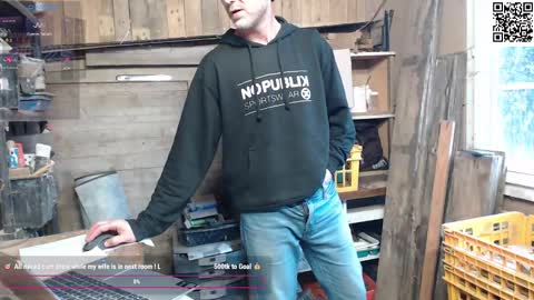 My name is David and if you like public exhibitions you wont be disappointed with me LoL - My favorite vibes is 44  online show from 02/11/25, 03:51