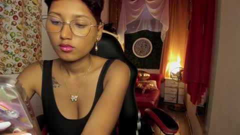 Snapshot of bianca_and_maxwell chatting on 12/19/24, 01:07 bianca and maxwell online show from 12/19/24, 01:07