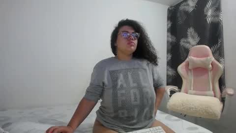 Bianca Tuesday to Sunday from 2am to 6am UTC-5 online show from 11/26/25, 09:21