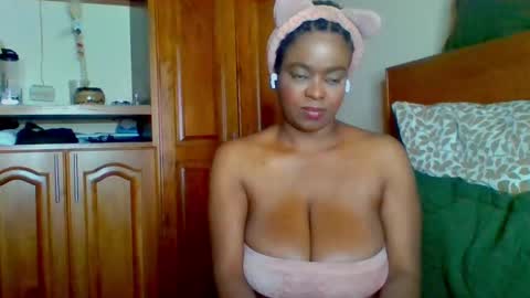 Snapshot of bianca_ebony chatting on 02/06/25, 09:49 bianca ebony online show from 02/06/25, 09:49