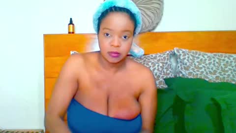 Snapshot of bianca_ebony chatting on 03/01/25, 10:13 bianca ebony online show from 03/01/25, 10:13