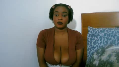 Snapshot of bianca_ebony chatting on 10/22/25, 07:52 bianca ebony online show from 10/22/25, 07:52