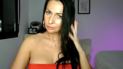 Snapshot of bianca_erotic chatting on 11/02/25, 10:23 B I A N C A online show from 11/02/25, 10:23