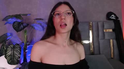 Snapshot of bianca_ks chatting on 10/22/25, 03:07 Bianca online show from 10/22/25, 03:07