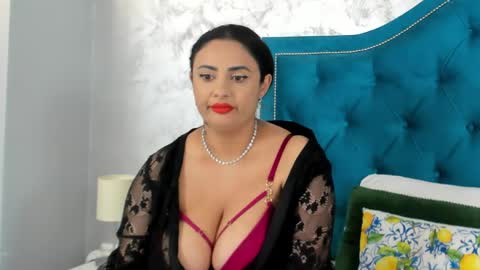 Snapshot of bianca_vale chatting on 05/31/26, 05:48 Bianca Vale online show from 05/31/26, 05:48