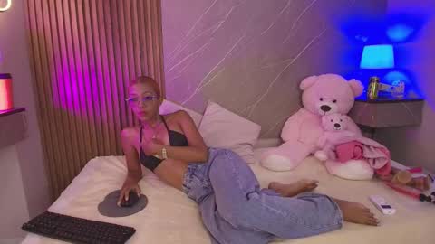 biancaa__18 online show from 03/26/26, 07:41