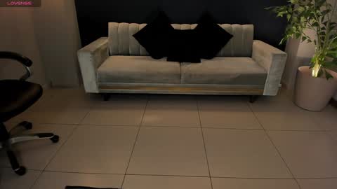 Snapshot of biancapierce_ chatting on 01/04/25, 10:49 Bianca Pierce online show from 01/04/25, 10:49