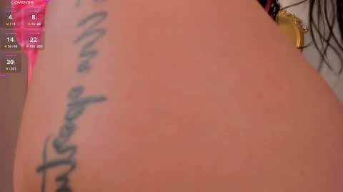 Snapshot of biancapierce_ chatting on 01/11/25, 01:32 Bianca Pierce online show from 01/11/25, 01:32