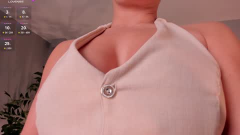 Snapshot of biancapierce_ chatting on 01/23/25, 02:50 Bianca Pierce online show from 01/23/25, 02:50