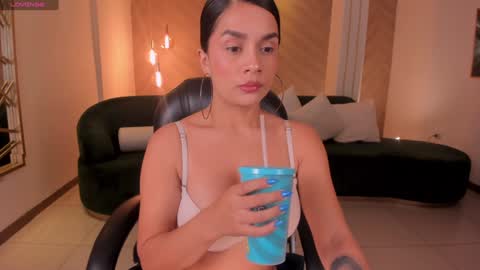 Snapshot of biancapierce_ chatting on 02/04/25, 11:27 Bianca Pierce online show from 02/04/25, 11:27