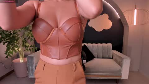 Snapshot of biancapierce_ chatting on 02/15/25, 12:11 Bianca Pierce online show from 02/15/25, 12:11
