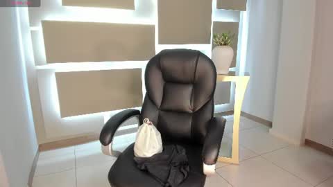 Snapshot of biancapierce_ chatting on 07/27/26, 11:17 Bianca Pierce online show from 07/27/26, 11:17
