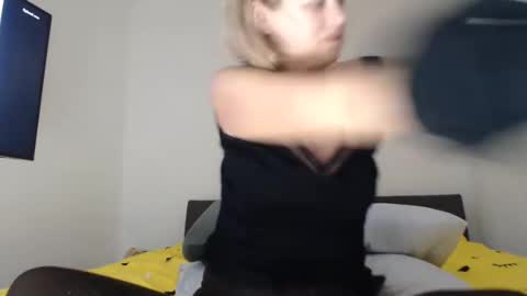 Snapshot of biankaray chatting on 03/02/25, 10:48 Bianka online show from 03/02/25, 10:48