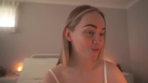 Snapshot of bibi_it_is chatting on 10/04/25, 01:36 Bibi online show from 10/04/25, 01:36