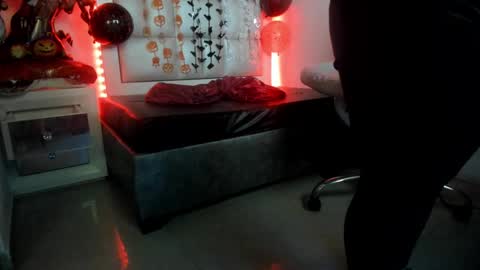 bibiana_js_ online show from 10/11/25, 11:53