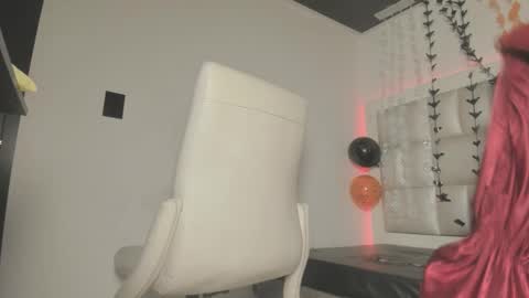 bibiana_js_ online show from 10/28/25, 11:58