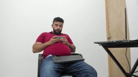 Snapshot of big_dad69 chatting on 11/02/25, 05:37 Tommy online show from 11/02/25, 05:37