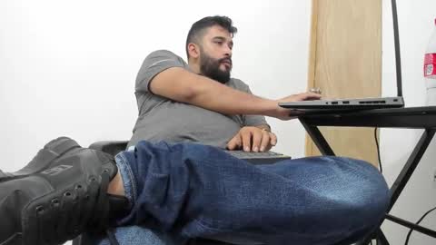 Snapshot of big_dad69 chatting on 11/04/25, 11:26 Tommy online show from 11/04/25, 11:26