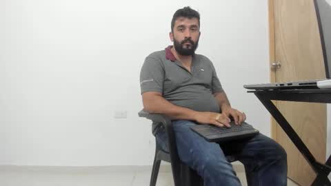 Snapshot of big_dad69 chatting on 11/20/25, 02:45 Tommy online show from 11/20/25, 02:45