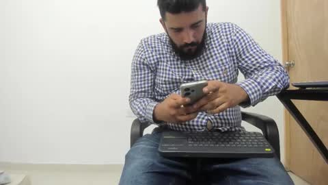 Snapshot of big_dad69 chatting on 11/20/25, 08:41 Tommy online show from 11/20/25, 08:41