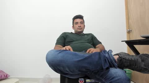 Snapshot of big_dad69 chatting on 11/29/25, 01:52 Tommy online show from 11/29/25, 01:52