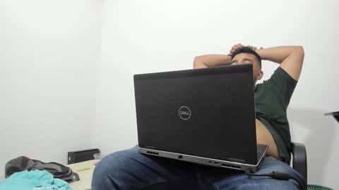 Snapshot of big_dad69 chatting on 12/16/25, 01:32 Tommy online show from 12/16/25, 01:32