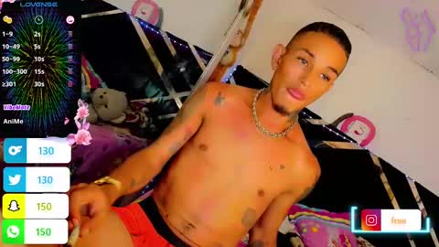 Snapshot of big_latin666 chatting on 01/05/25, 01:03 Stiven Leon online show from 01/05/25, 01:03
