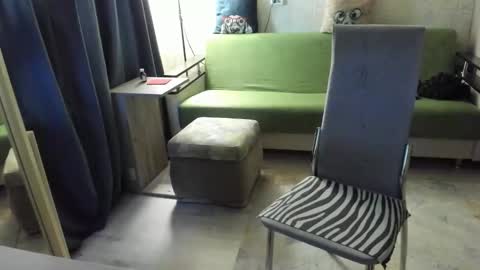 mom online show from 09/29/25, 02:06