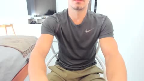 Snapshot of big_white_dick7 chatting on 12/01/25, 05:29 temporarily free online show from 12/01/25, 05:29