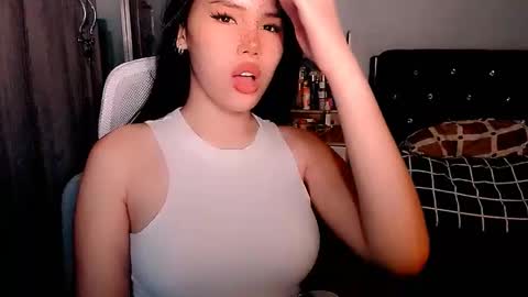 Snapshot of bigassslutdoll chatting on 02/22/26, 04:05 Mia online show from 02/22/26, 04:05