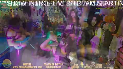 Snapshot of bigbananamilfshake chatting on 11/04/25, 05:28 Mya and Angelo online show from 11/04/25, 05:28