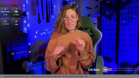 Snapshot of bigbearandbunny chatting on 12/28/24, 01:29 bigbearandbunny online show from 12/28/24, 01:29