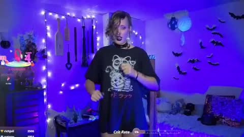 Snapshot of bigbearandbunny chatting on 10/18/25, 09:37 bigbearandbunny online show from 10/18/25, 09:37